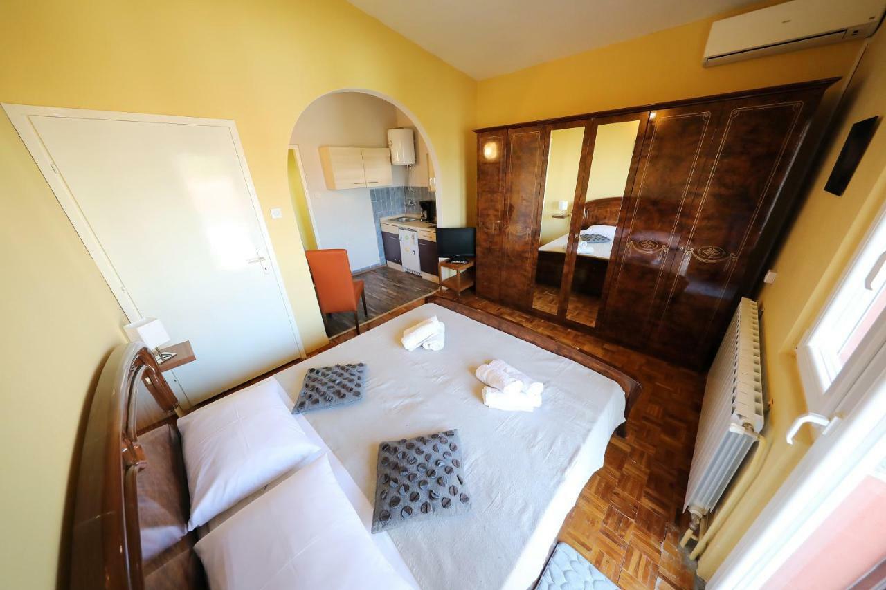 Villa Terracotta Studio 2 Starigrad Paklenica Exteriör bild